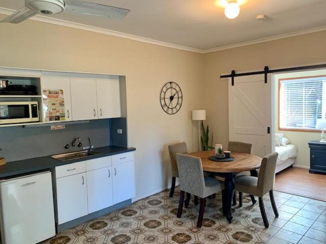 Montville Holiday Apartments Экстерьер фото